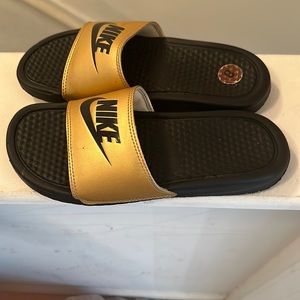 Women’s Nike slide